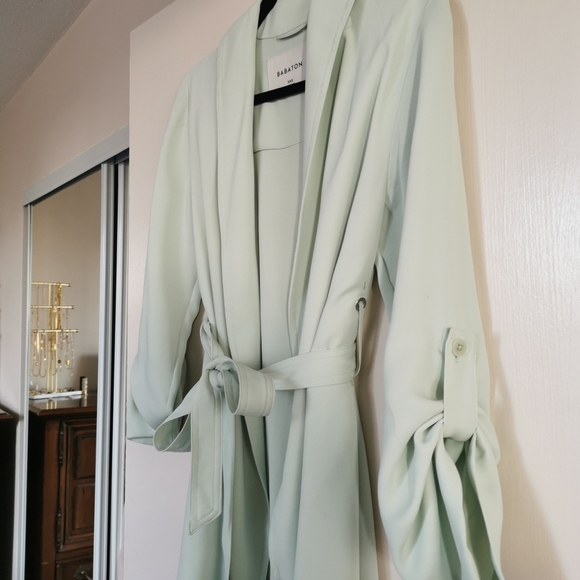 Babaton Mid Kahlo Robe - Picture 7 of 8